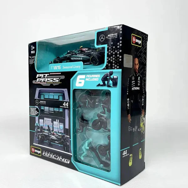 Bburago Garage Kit F1 Pit Stop Mercedes AMG W15 Lewis Hamilton #44 Diecast Model – 1:43 Scale