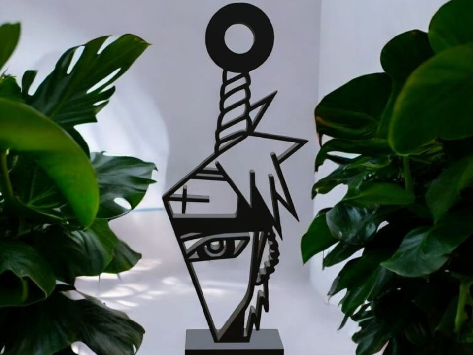 Pain Silhouette for Wall/Table