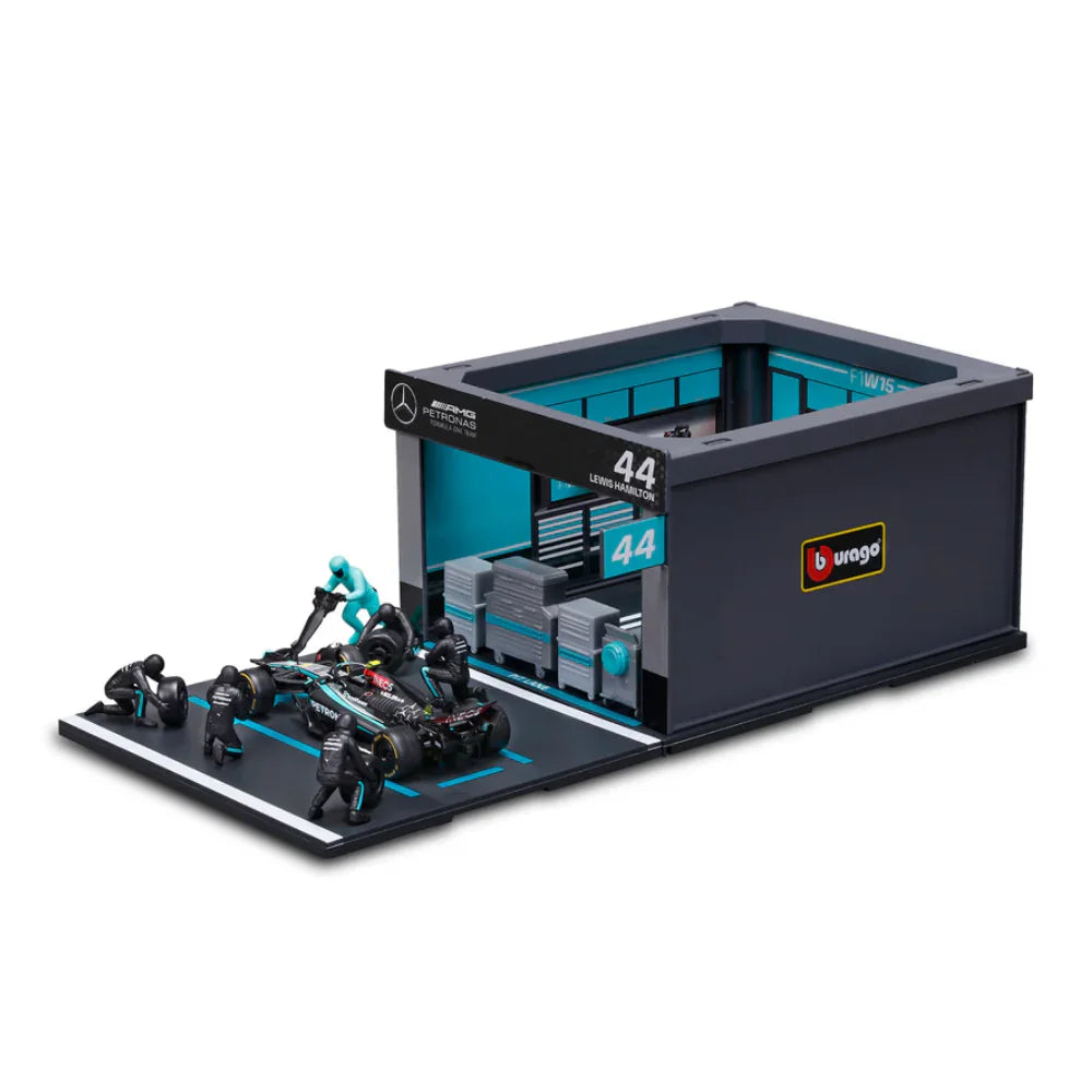 Bburago Garage Kit F1 Pit Stop Mercedes AMG W15 Lewis Hamilton #44 Diecast Model – 1:43 Scale