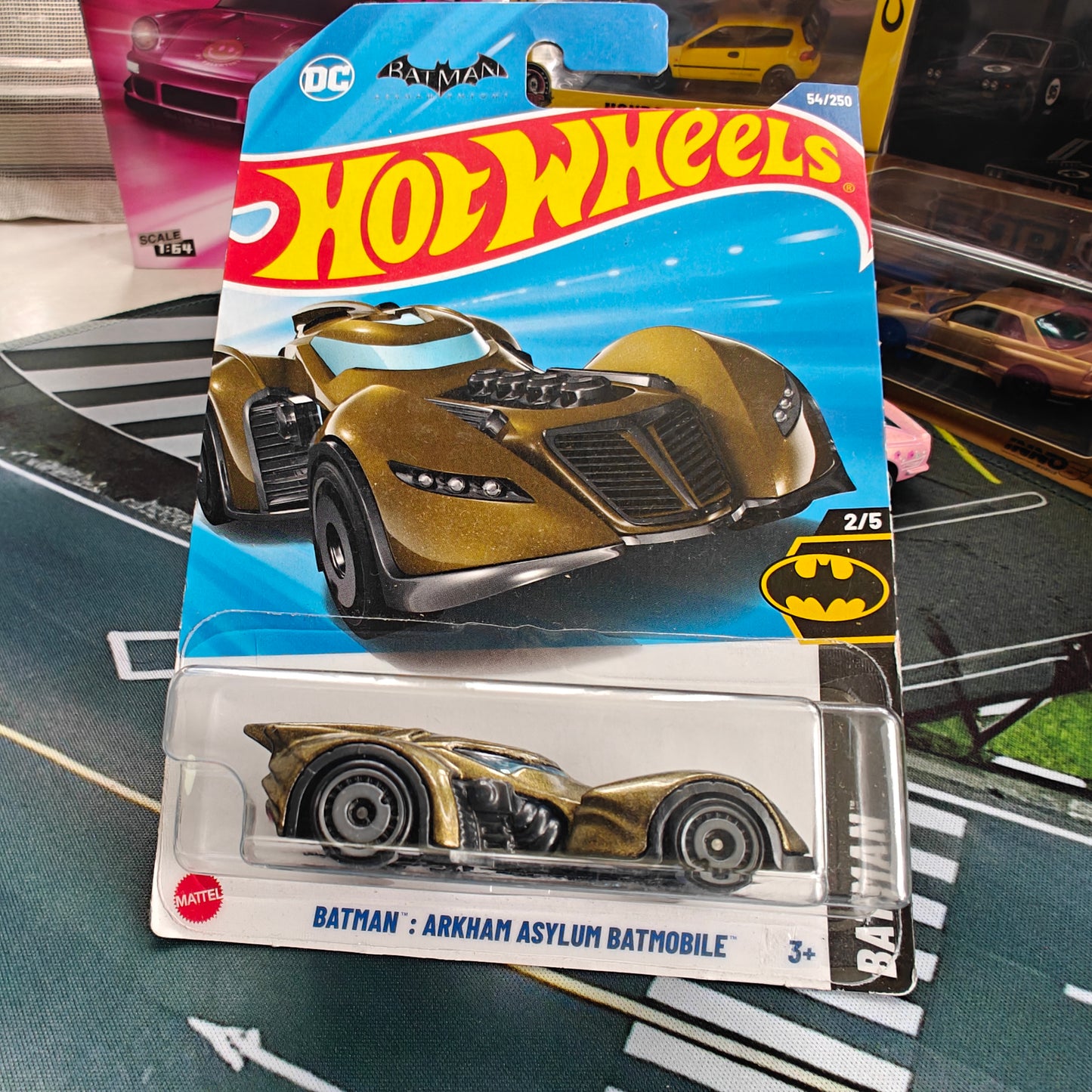 BATMAN: ARKHAM ASYLUM BATMOBILE